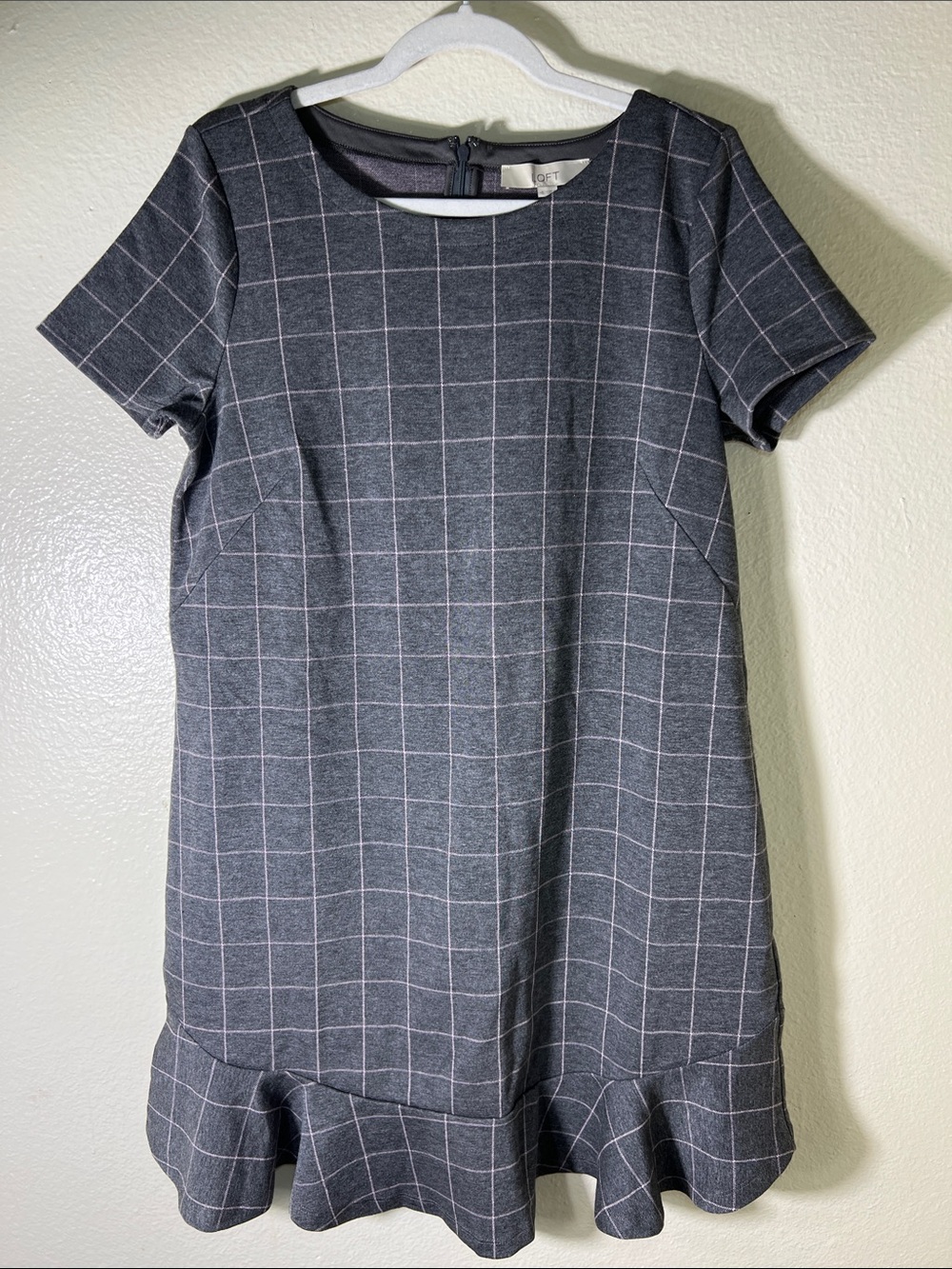 LOFT Gray Windowpane Short-Sleeve Ruffle-Hem Dress size 10